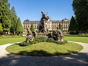South garden with sculpture group Raub der Europa