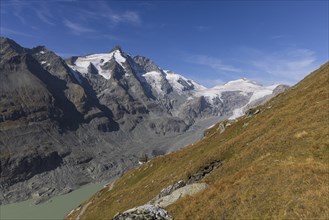 Mountain panorama with Grossglockner and Pasterzen glacier