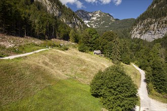Hiking trails on the Dachstein mountain