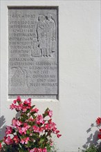 Commemorative plaque to displaced persons 1945-47