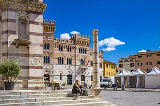 Piazza Dante Alighieri with Palazzo Aldobrandeschi
