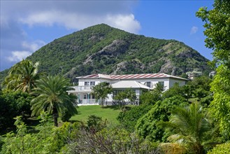 Luxurious mansion along the south coast of the island Antigua