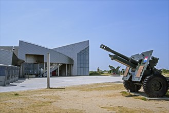 Ordnance QF 25-pounder gun in front of the Juno Beach Centre
