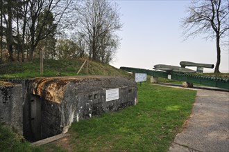 Firing control bunker and launching ramp with flying bomb