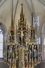 Main altar with figures of saints