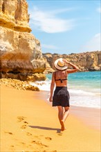 Holidays in the Algarve on the beach at Praia da Coelha