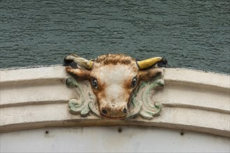 Ox head from 1762 above a former butcher's shop