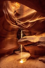 A small strip of white light entered from above in Upper Antelope in the town of Page