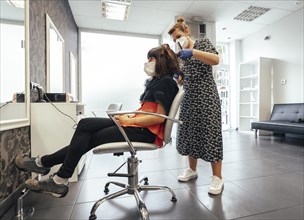 Hairdresser with security measures for the covid-19