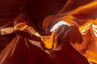 Colored waves inside Lower Antelope