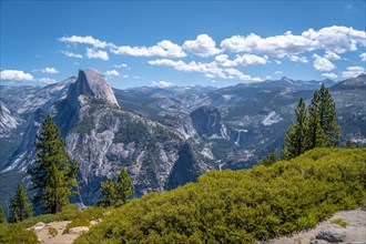 Glacier point and in the background Half Dome. Yosemite National Park