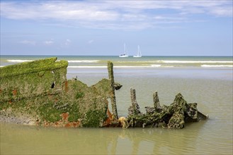 Old shipwreck Claude London on the coast