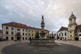 Roland's Fountain and Old Town Hall
