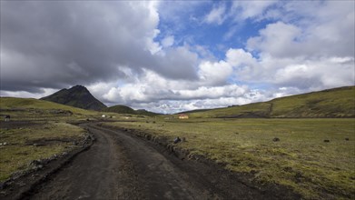 Beautiful natural environment on the 54 km trekking path of Landmannalaugar