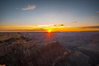 Last sunbeams of the sunset at the Hopi Point of the Grand Canyon. Arizona