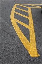 Street markings in a public parking lot