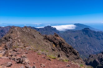 Views from the trail to the top of Roque de los Muchachos on top of the Caldera de Taburiente