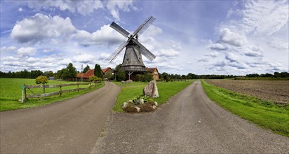 Windmill Messlingen is part of the Westphalian Mill Road and is located in Petershagen