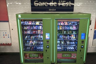 Drinks and sweets vending machines in a Metro station