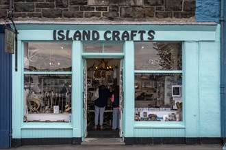 Arts and crafts and gift shop in the harbour town of Tobermory