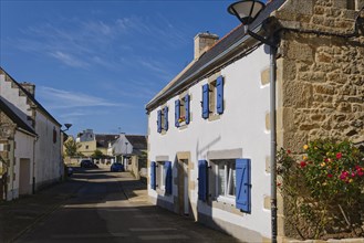 Residential buildings with natural stone masonry in Plogoff