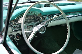 Steering wheel from Oldsmobile Super 88 Convertible Coupe