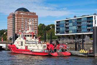 Fire brigade ship in the port of Hamburg