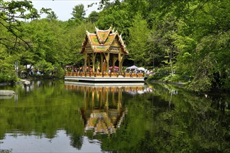 Thai temple with reflection in the Westpark