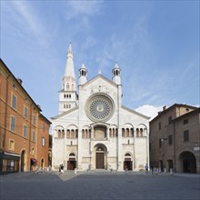 Main entrance of Duomo di Modena