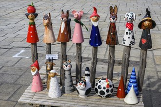 Ceramic figures -fence stool- at the pottery and handicraft market