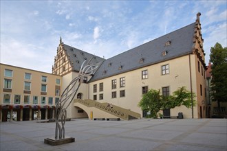 Inner courtyard at the town hall and sculpture untitled by Gertrude Reum 2002