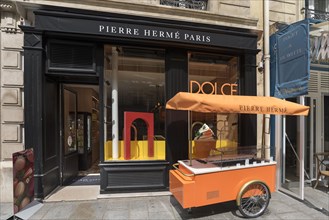 Ice cream van from the 1950s in front of Cafe Pierre Herme