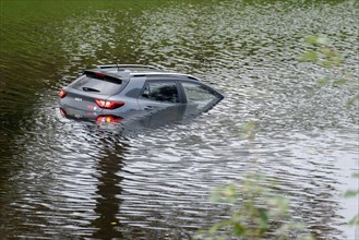 Car sinks in the moat of the Kastellet fortress
