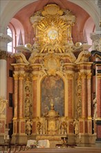 High altar with painting of the baroque St. Martin Church
