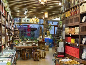 Shop with spices