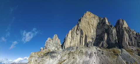 Catinaccio massif from the panorama path below the Croda Rossa