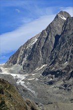 Peak Sattelhorn above the Langgletscher
