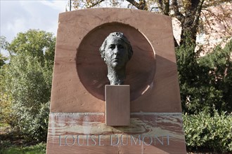Monument to Luise Dumont