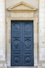 Entrance door of the chapel at the Sorbonne