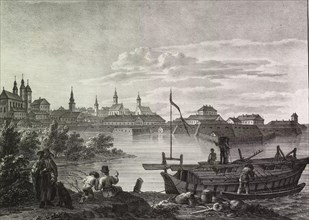 Die Donau in Ungarn bei der Stadt und Festung Komorn