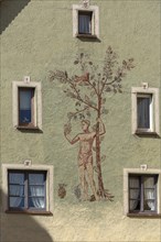 Wall relief from the 1950s on a residential building