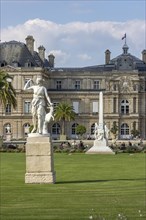 Stone sculptures in front of the Palais du Luxembourg in the Jardin du Luxembourg