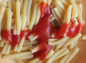 Pasta with tomato as England flag