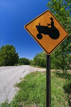 Warning sign tractor