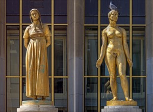 Golden statues by Felix Alexandre Desruelles