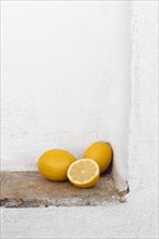 Fresh lemons table