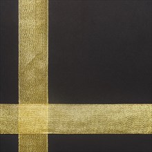Gold ribbon table