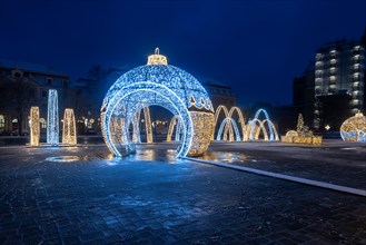 Illuminated Christmas bauble