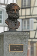 Monument to the Swiss humanist Henri Dunant
