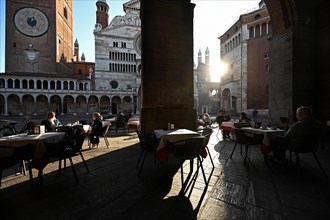 Sidewalk cafe in the Piazza del Comune